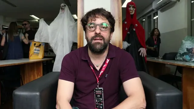 Quadro da entrevista com Damien